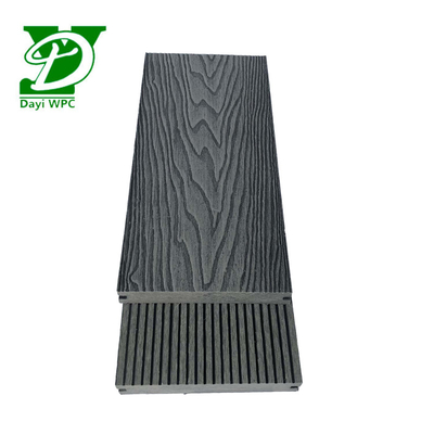 Moderni pavimenti compositi in legno e plastica resistenti