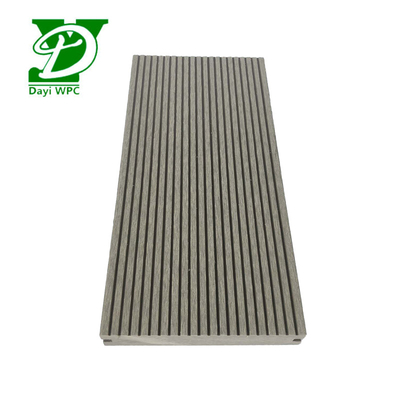 Pavimenti in WPC impermeabili in stile moderno