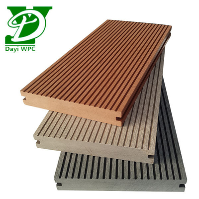 Moderni pavimenti compositi a grano di legno impermeabili
