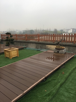 Anti-sliding hollow WPC composite decking resistente all'acqua polifunzionale
