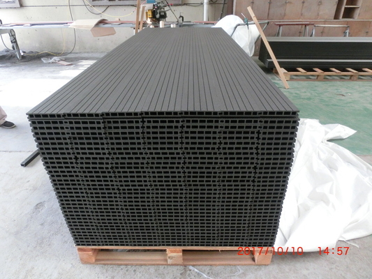 Difensivo di copertura in WPC composito nero resistenza alla corrosione