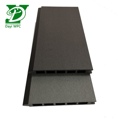 Recinzioni composite WPC resistenti alle intemperie per ringhiere esterne sostenibili