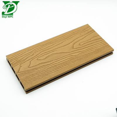 Pavimentazione in legno e plastica composita / Wpc ecologica realizzata con materiali riciclati