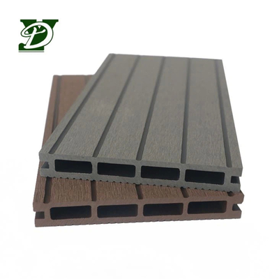 Pavimenti in WPC resistenti e a bassa manutenzione Perfetto per la vita all'aria aperta Facile da installare