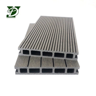 Materiale moderno e riciclato di moda Outdoor WPC Decking