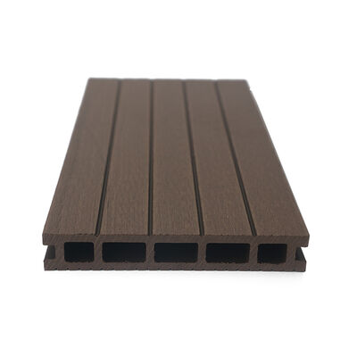 Superficie durevole ecologica Superficie superiore resistente ai raggi UV e allo sbiadimento Decking cavo WPC