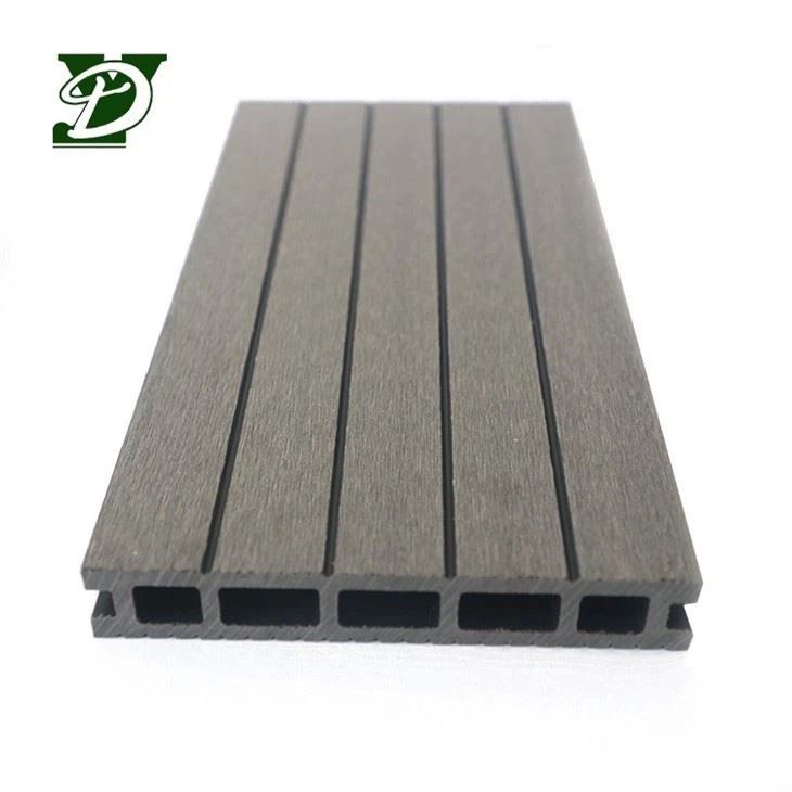 Superficie durevole ecologica Superficie superiore resistente ai raggi UV e allo sbiadimento Decking cavo WPC